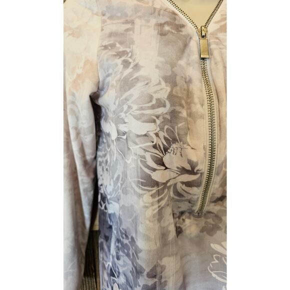 Soft surroundings size XS velour 1/4 zip floral grey white soft pullover sweater - Picture 4 of 8